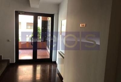 Apartament cu 3 camere în Băneasa