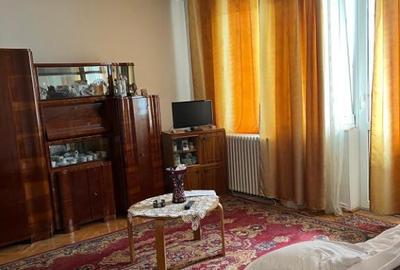 Apartament 2 camere, decomandat, zona Gojdu