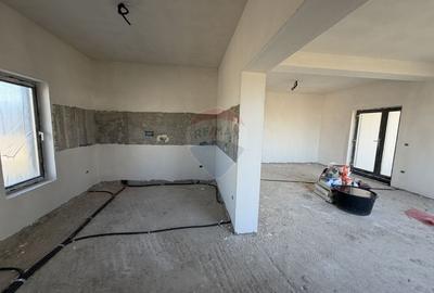 Casă cu 4 camere cu Teren 470 Mp în Câmpineanca - 9