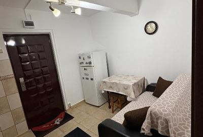 Vând cameră cămin-Etaj 2/4 - 6