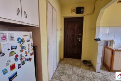 Apartament de vanzare , 2 camere + balcon. 50 mp - 10