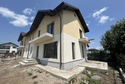 Casa de vanzare cu 4 camere, situata intre case, zona Popas Pacurari, IASI - 1