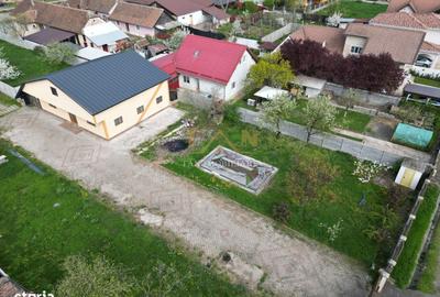 Casă cu Teren 1566 Mp în Giarmata