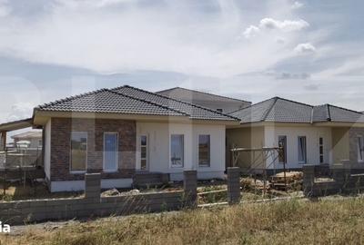 Casă cu 4 camere în Urseni