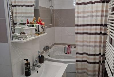 Apartament cu 3 camere decomandat în Central - 3