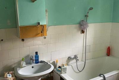 Apartament cu 2 camere semidecomandat în Traian