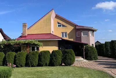 Casa individuala, teren 2500mp, Siret - 2