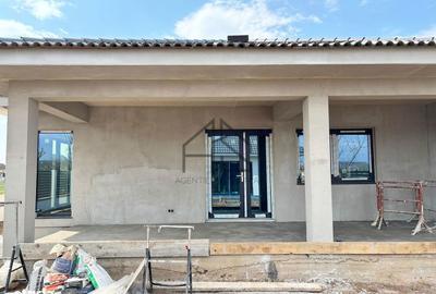 Casă cu 4 camere cu Teren 750 Mp în Central - 2