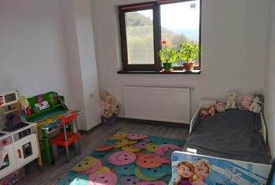 Apartament cu 4 camere semidecomandat, mobilat în Florești - 14