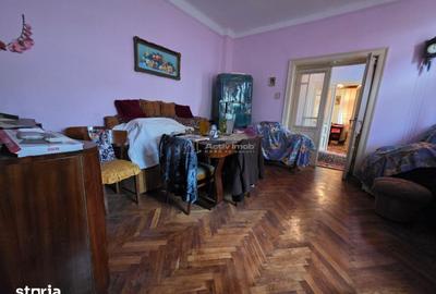 Casă cu 3 camere cu Teren 281 Mp în Central