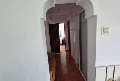 Apartament cu 3 camere decomandat în Central - 1