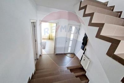 Casă individuală cu 4 camere cu Teren 201 Mp în Central - 15