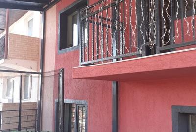 Casă cu 4 camere cu Teren 1000 Mp în Central - 1