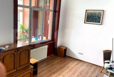 Apartament cu 4 camere decomandat în Central - 3