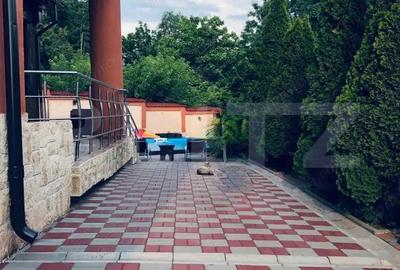 Casă cu Teren 1057 Mp în Central - 3