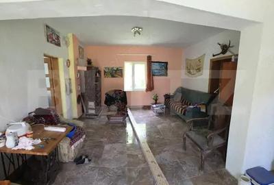 Casă cu 4 camere cu Teren 2000 Mp în Central - 3
