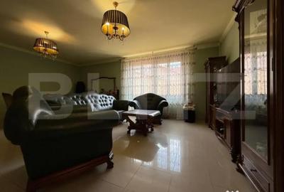 Casă cu 10 camere cu Teren 908 Mp în Central - 1