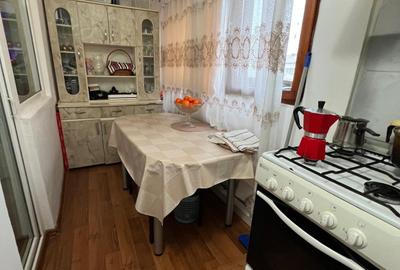 De vânzare – Apartament 2 camere, decomandat, 55 mp, etaj 4/4 – 57500 € negociab De vânzare – Apartament 2 camere, decomandat, 55 mp, etaj 4/4 – 57500 € negociab - 2
