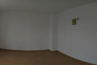 Casă cu 5 camere cu Teren 1340 Mp în Radu Negru - 4