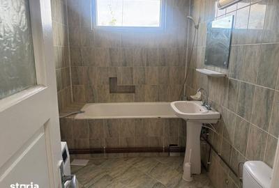 Casă cu 4 camere cu Teren 200 Mp în Central - 8