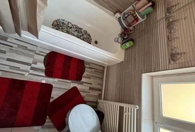 Apartament cu 3 camere semidecomandat în Central - 3
