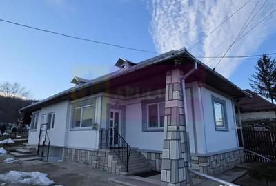 Casă cu 4 camere cu Teren 722 Mp în Podul Vadului - 2