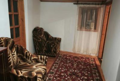 Casă cu 3 camere cu Teren 900 Mp în Central - 1