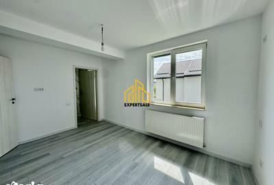 Casă cu 4 camere cu Teren 350 Mp în Domnești - 4
