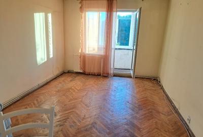 Vand artament 2 camere, decomandat, Tg. Mures, Tudor