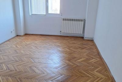 Apartament cu 3 camere decomandat în Unirii Sud - 8
