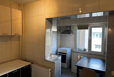 Apartament cu 2 camere semidecomandat, mobilat în P-ța Universității - 7