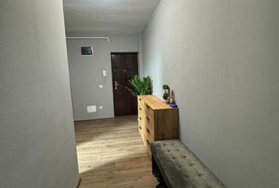 Apartament cu 2 camere decomandat, mobilat în Central