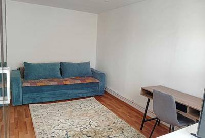 Garsonieră decomandată în Petros - 2