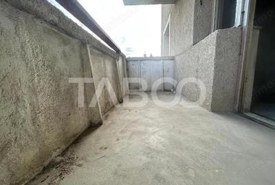 Apartament cu 2 camere decomandat în Valea Aurie - 3