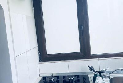 Apartament cu 3 camere decomandat în Rovine