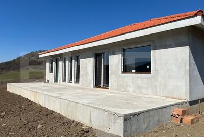 ,,Casa in stil mediteranean de vanzare in Livezeni - Oaza de liniste si confort"