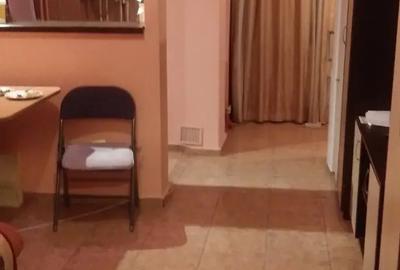 Garsonieră decomandată în Galata