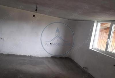 Casa 200 mp, 2200mp teren , 20 km de - 1