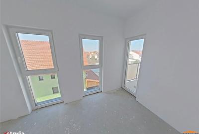 Apartament cu 3 camere decomandat în Micălaca - 1