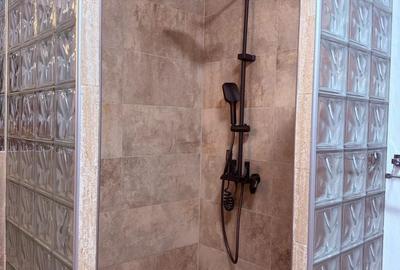 Casă cu 6 camere cu Teren 994 Mp în Zădăreni - 2