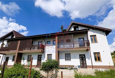 Casă cu 4 camere cu Teren 250 Mp în Bucium - 2