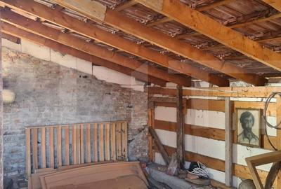 Casă cu 2 camere cu Teren 300 Mp în Central - 7