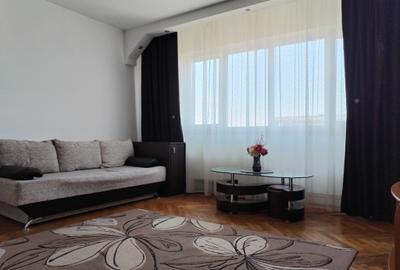 Apartament cu 3 camere, mobilat în Central
