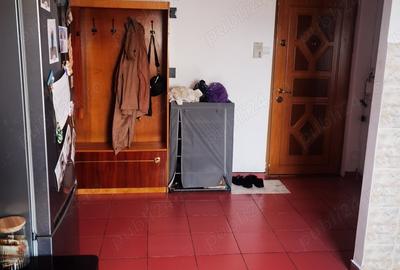 Camera de inchiriat marasti pentru o tanara fata. - 3