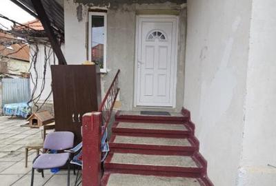 Casa cu 2 camere, 92 mp, central - 1