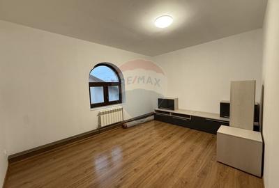 Casă individuală cu 7 camere cu Garaj în Central - 15