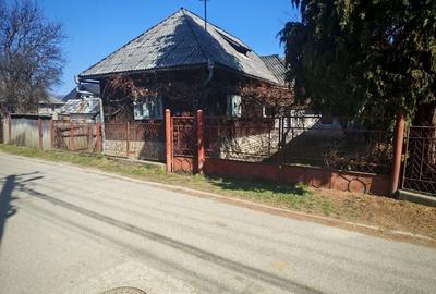 Casă cu 4 camere în Dragomirești - 8