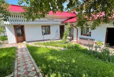 Casă cu 6 camere cu Teren 2000 Mp în Central - 1