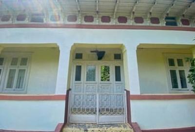 Casă cu 6 camere cu Teren 2597 Mp în Central