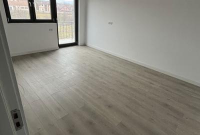 Casă cu 4 camere cu Teren 250 Mp în Central - 10